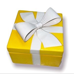 Vintage MCM Italian porcelain gift box with bow